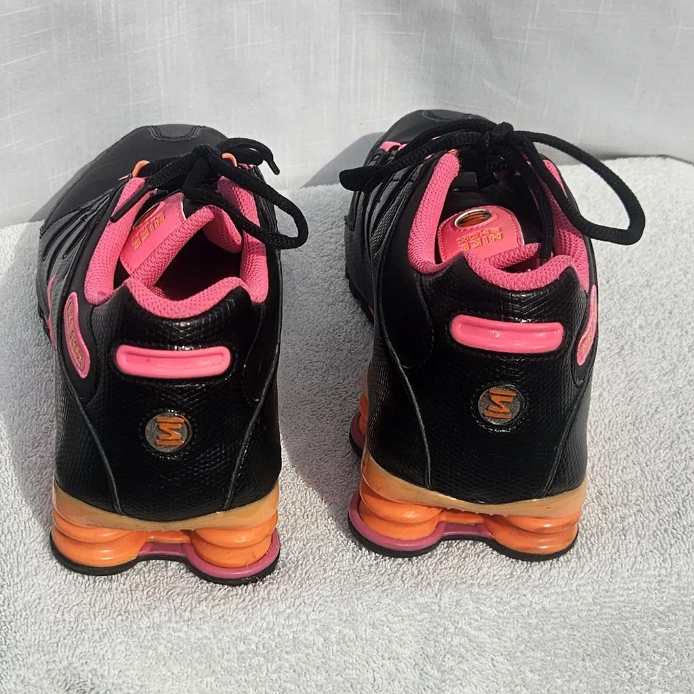Nike Shox Women's Black and Pink Athletic Shoes Sz 10.5 See Pictures 488312-021 - Picture 2 of 10